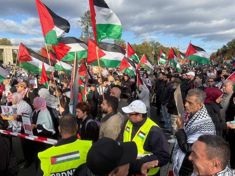 Berlin’de 16 bin kişi Filistin’e destek gösterisinde buluştu