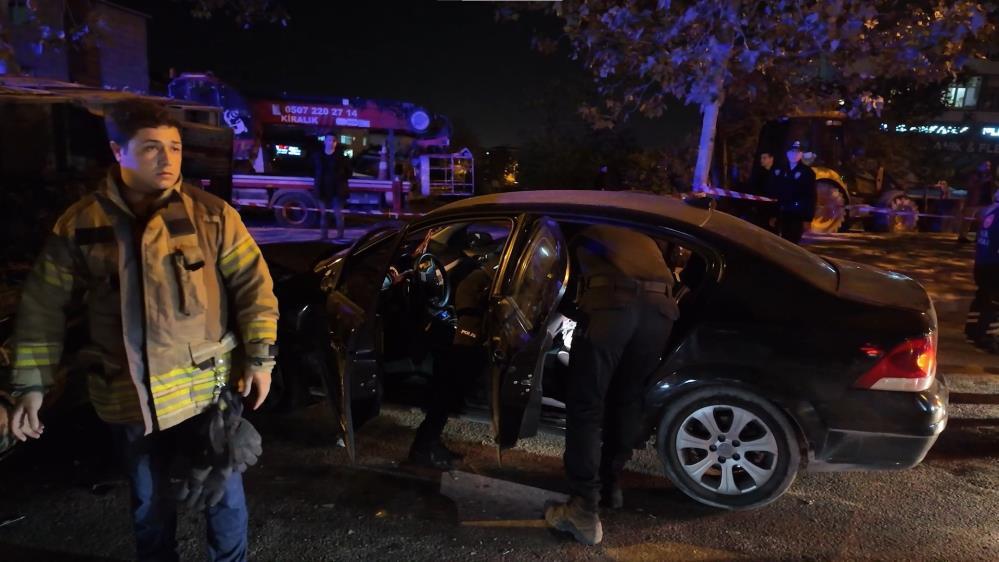 Sancaktepe’de uyuşturucu kazası: Yaralı var, yüklü uyuşturucu bulundu!