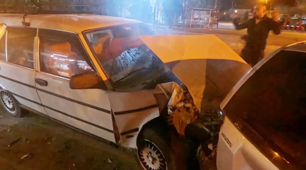Aksaray’da alkollü sürücü kaza yaptı, kahveye oturup çay içip muhabbet etti!