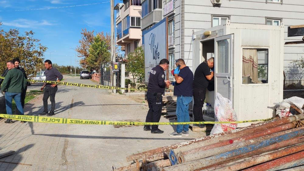 Bursa’da inşaat bekçisi kulübesinde ölü bulundu!