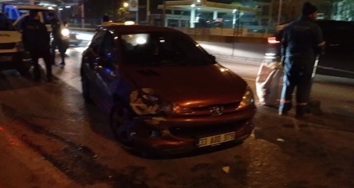 Bursa Yıldırım’da direksiyon hakimiyetini kaybeden sürücü, zincirleme kazaya neden oldu