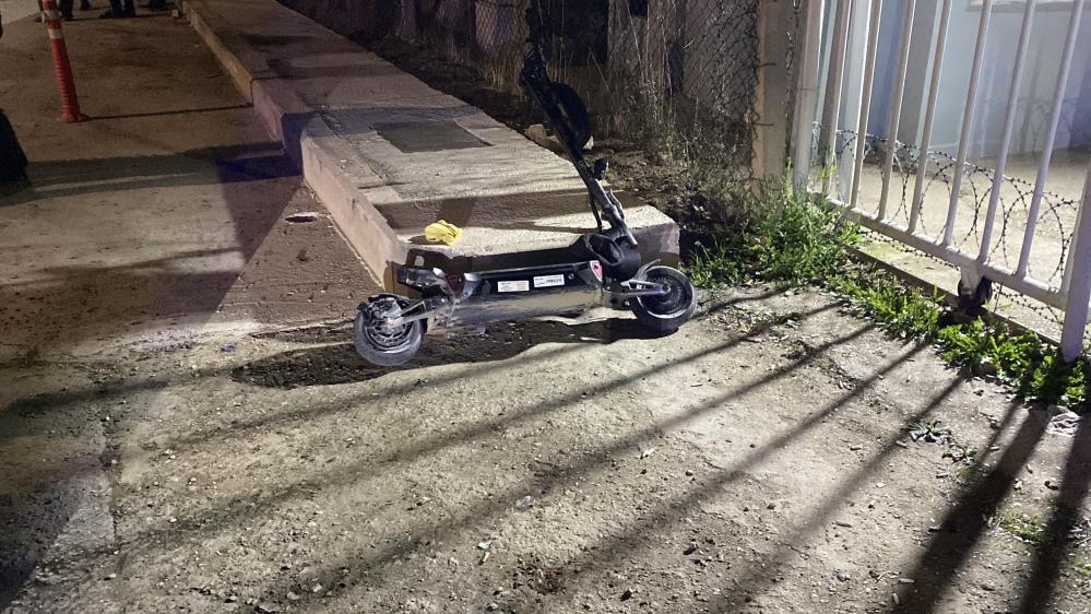 İnegöl'de otomobilin çarptığı scooter sürücüsü ağır yaralandı