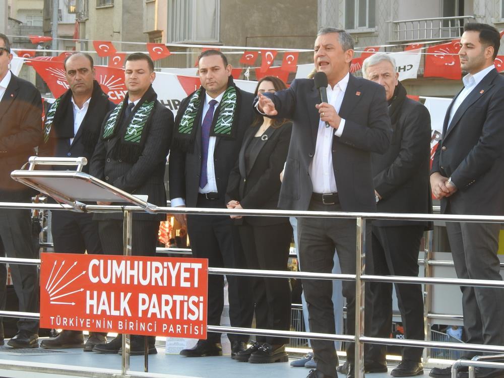 Özgür Özel'den Kilis'te iddialı sözler: "İktidarı değiştireceğiz, vizesiz bir Avrupa getireceğiz"