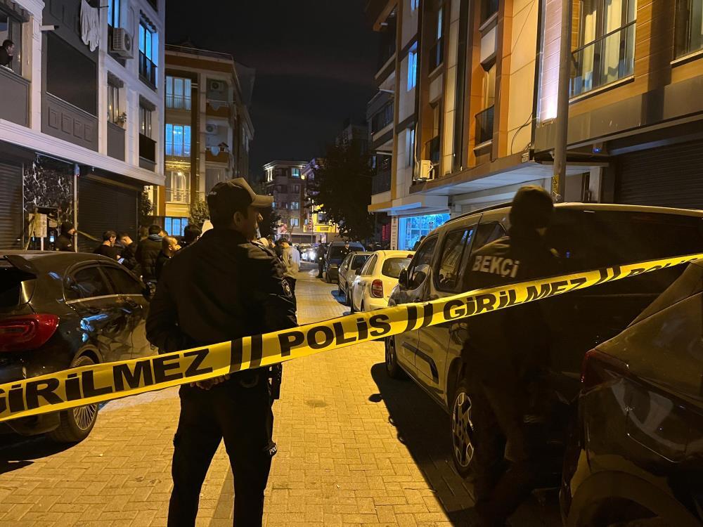 Zeytinburnu’nda silahlı çatışma: 2 kişi hayatını kaybetti, 1 kişi yaralandı