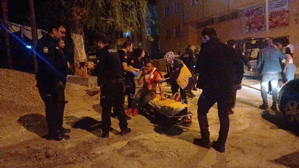 Çorum'da iki kişi birbirini bıçakladı!