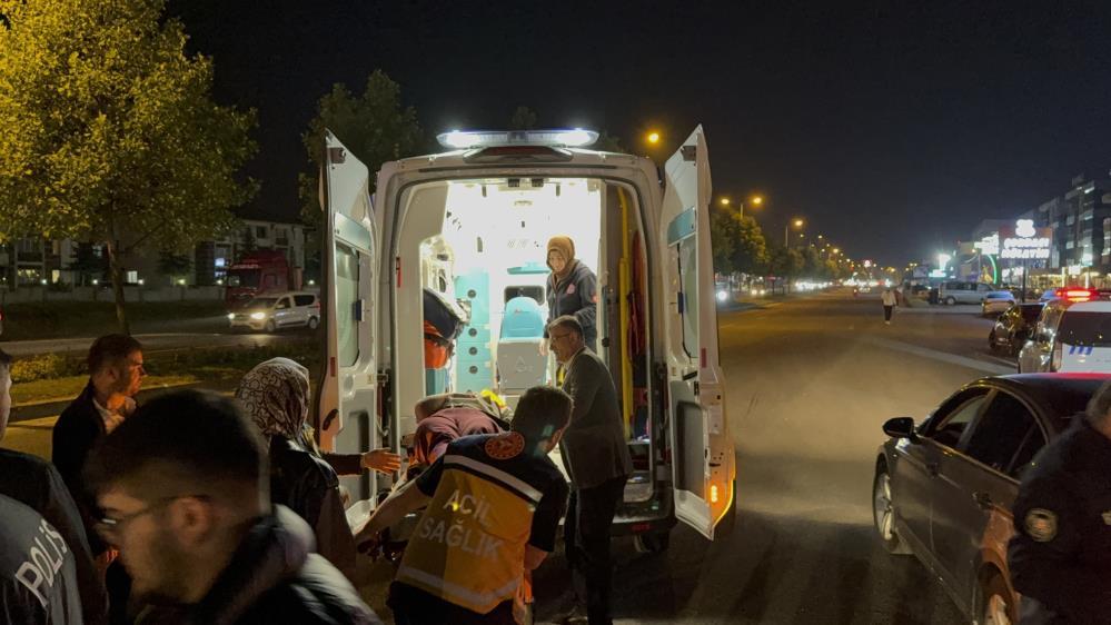 Düzce’de kaçak sürücü 2 yayayı ağır yaraladı