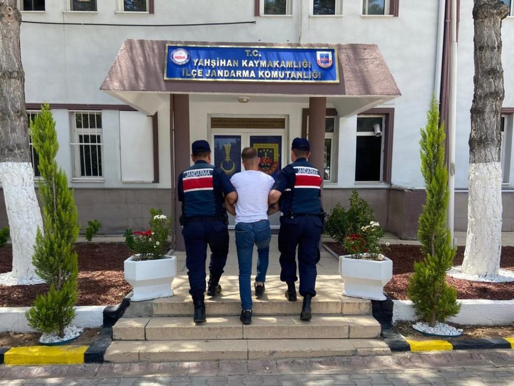 Kırıkkale’de aranan 2 hükümlü jandarma operasyonuyla yakalandı