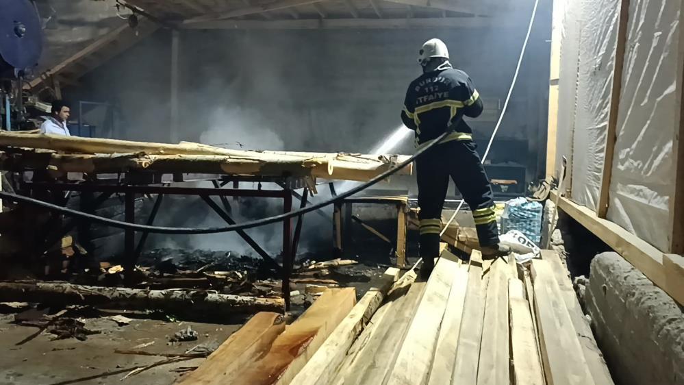 Burdur’da hizar atölyesi alevlere teslim oldu