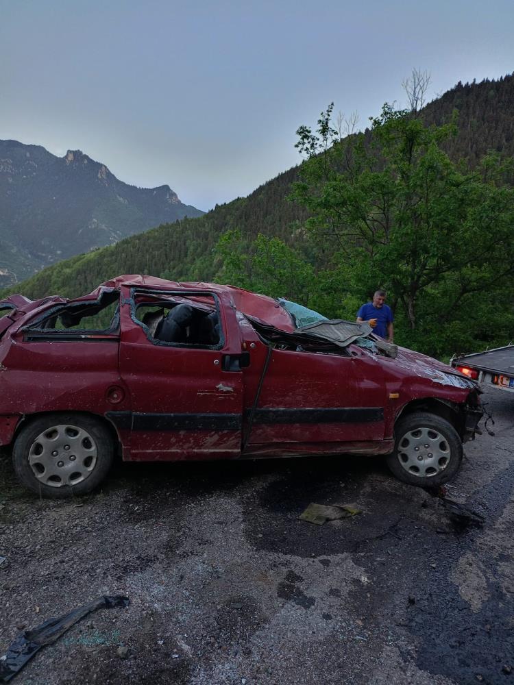 Gümüşhane’de alkollü sürücünün aracı 60 metrelik uçuruma yuvarlandı