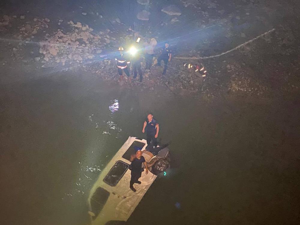 Giresun'da minibüs dereye yuvarlandı, sürücü hayatını kaybetti!