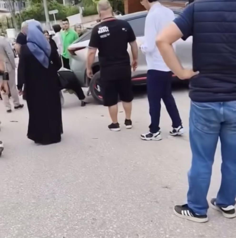 Bursa’da faciadan dönüldü! El freni unutulunca 8 araç hasar gördü!