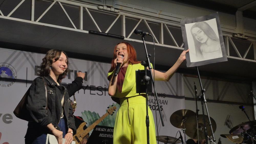 Güliz Ayla konserinde sürpriz evlilik teklifi!