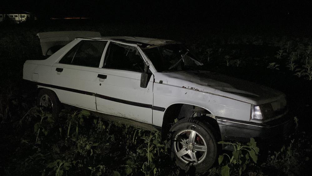 Zile’de tarlaya savrulan otomobilde 1 kişi yaralandı