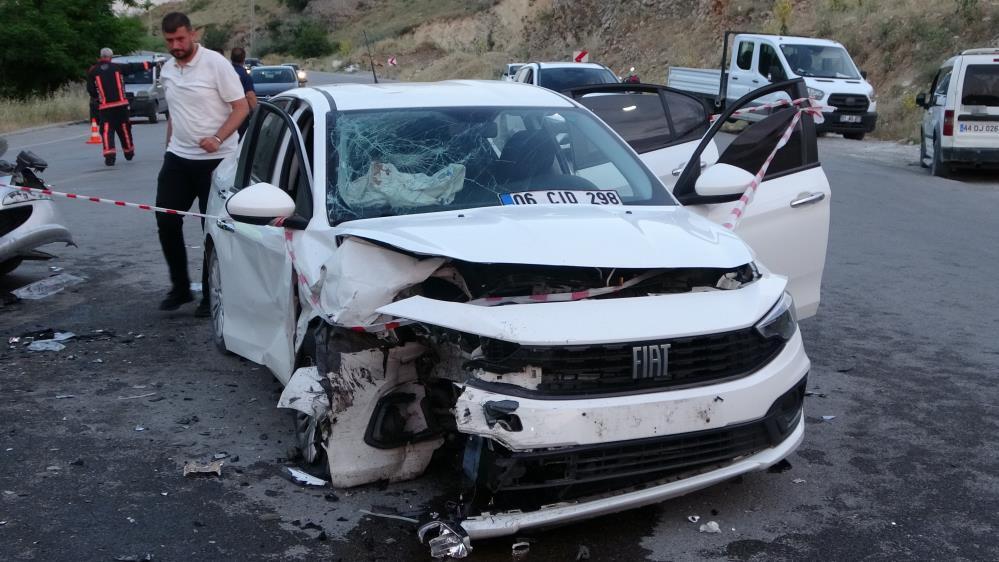 Malatya Yeşilyurt’ta meydana gelen kazada 11 kişi yaralandı!