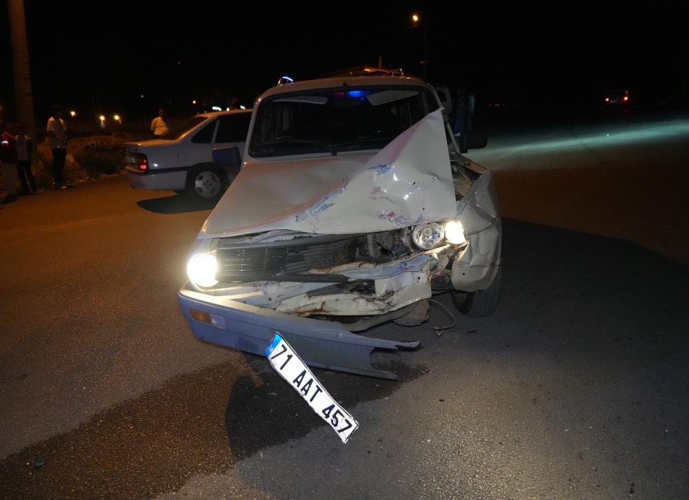 Kırıkkale’de iki otomobilin çarpıştığı kazada 3 kişi yaralandı