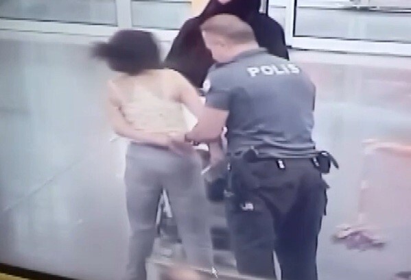 Bursa terminalinde alkollü kadının valiz kavgasının görüntüleri kamerada