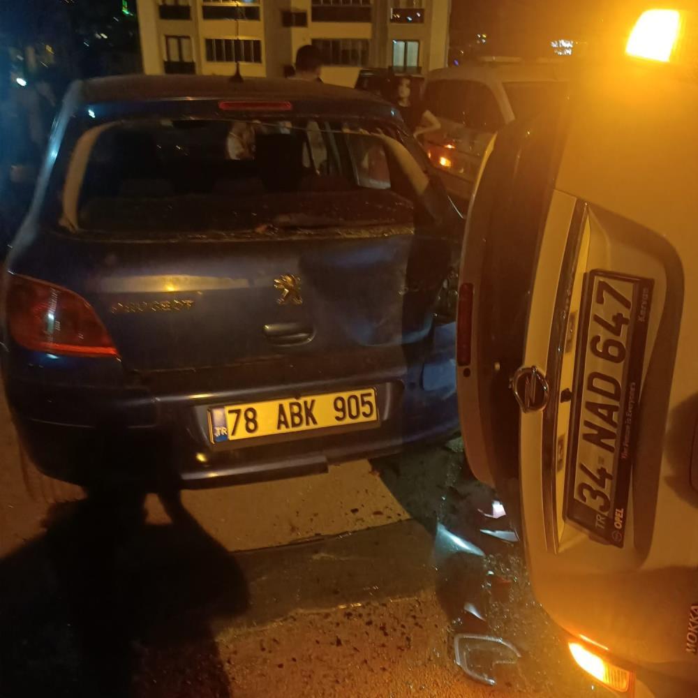 Karabük’te meydana gelen zincirleme kazada 3 kişi yaralandı