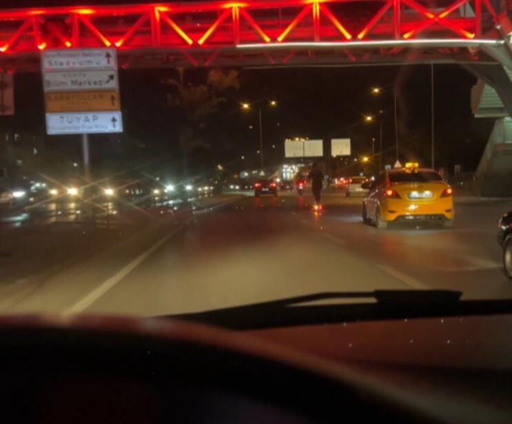 Konya’da scooter sürücüsü trafiği altüst etti