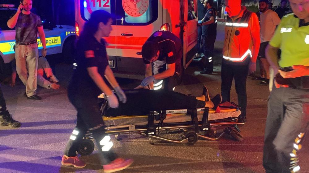 Kocaeli, Kartepe’de iki otomobilin çarpıştığı kazada 4 kişi yaralandı