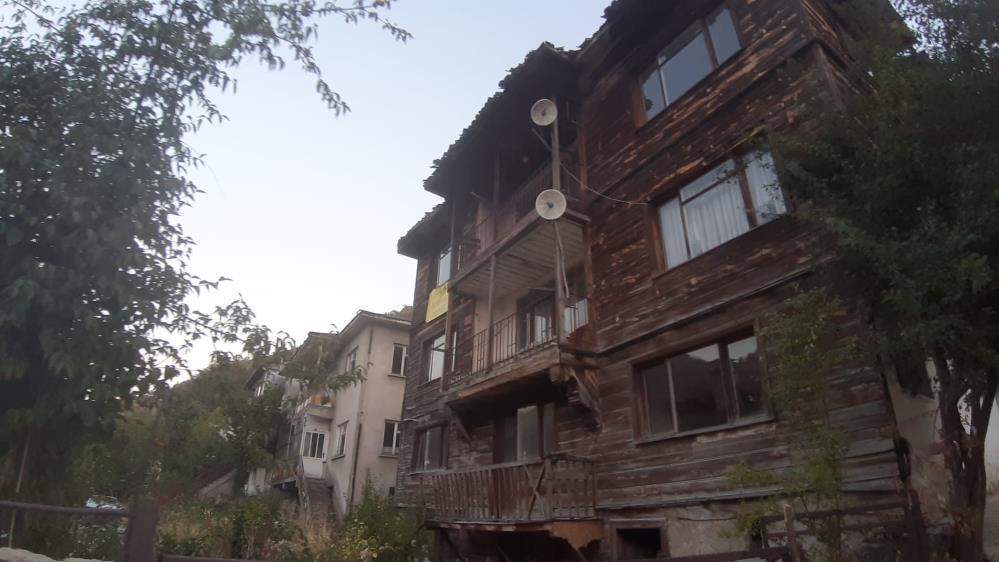 Bolu'da evin çatısında çıkan yangın büyümeden söndürüldü