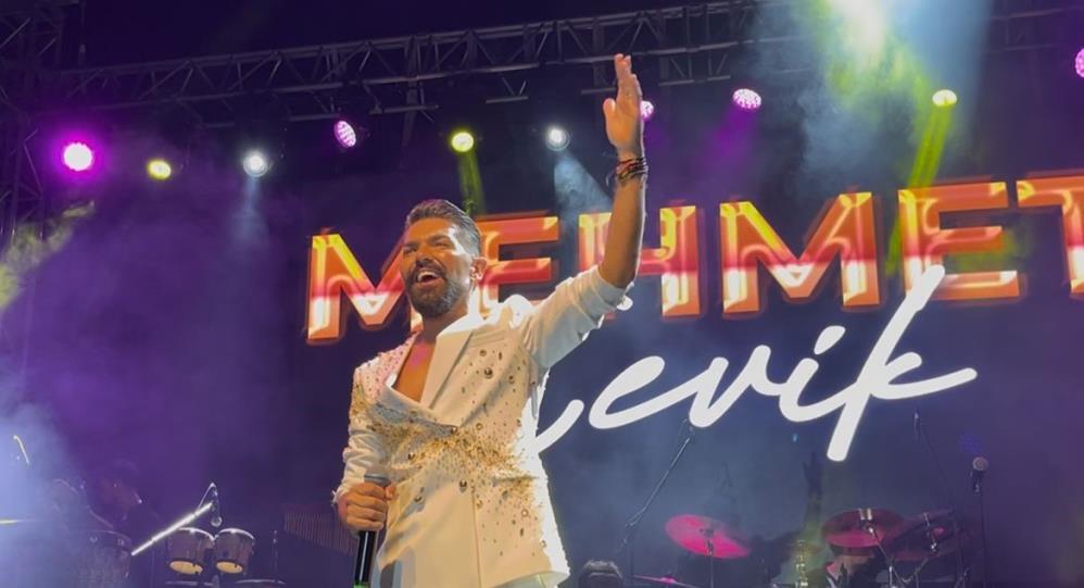 Bursa'da Mehmet Çevik coşkusu: Memleketi için ücretsiz sahne aldı