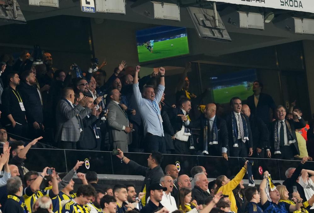 Fenerbahçe Kayserispor'u mağlup etti: Kadıköy'de 6 gollü maç!