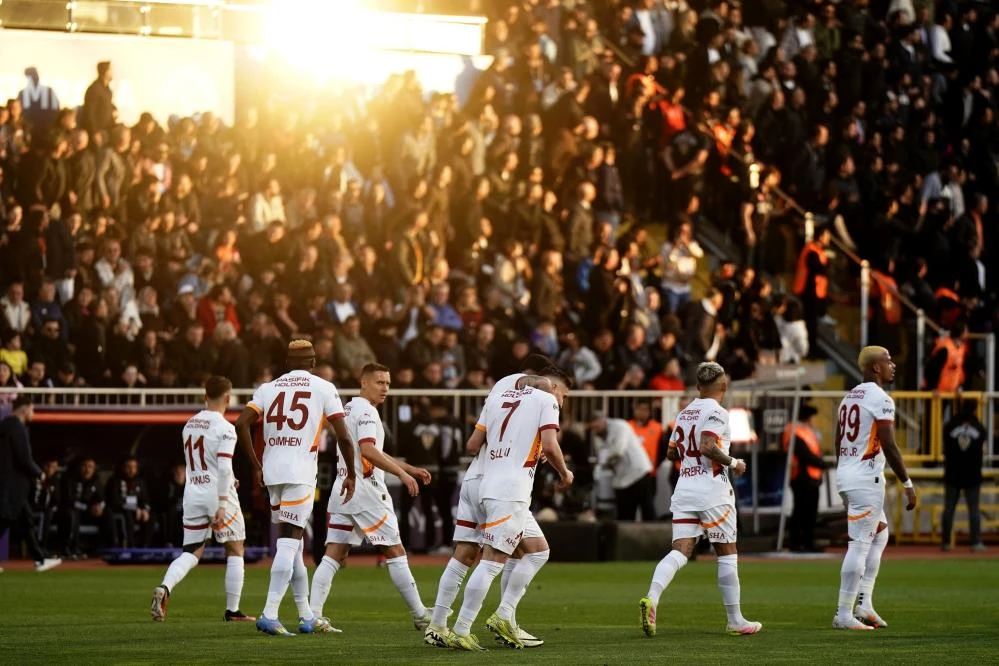 Galatasaray zorlu Eyüpspor'u rahat geçti: Adım adım şampiyonluğa!