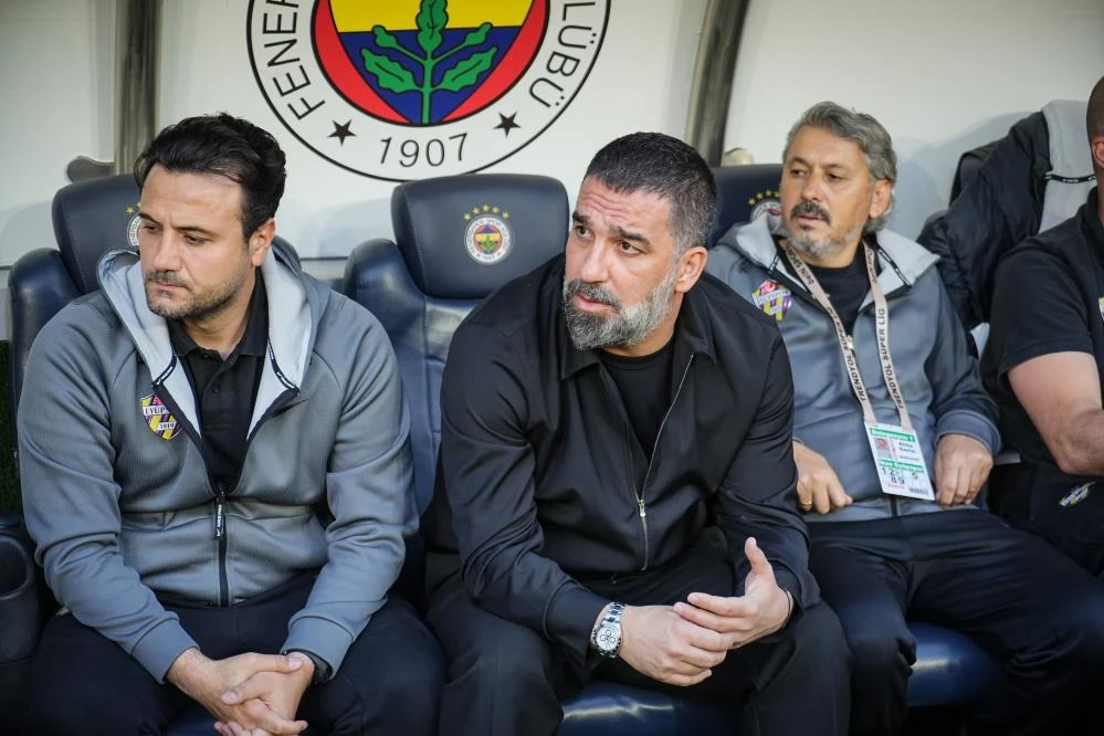 Fenerbahçe kazandı ama yetmedi: Kadıköy'de soğuk rüzgârlar!