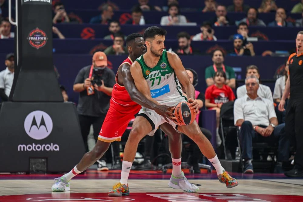 Ergin Ataman'a bir darbe de Olympiakos'tan!