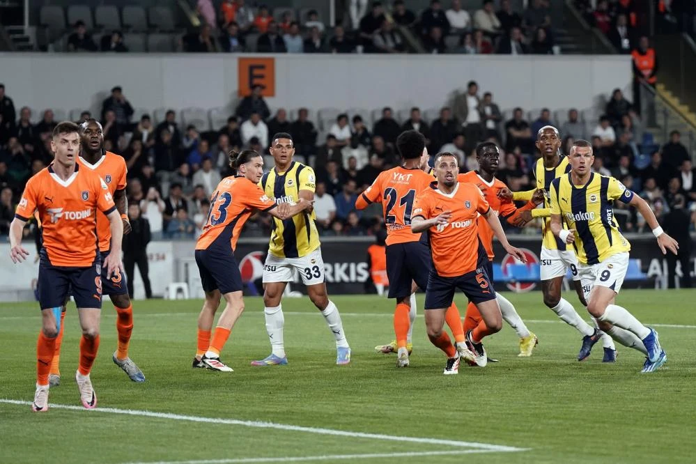 Fenerbahçe Başakşehir'i deplasmanda devirdi: Jose Mourinho'dan onurlu duruş!