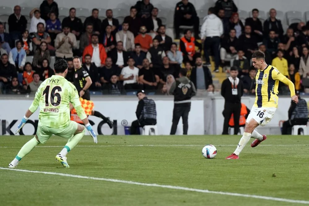 Fenerbahçe Başakşehir'i deplasmanda devirdi: Jose Mourinho'dan onurlu duruş!